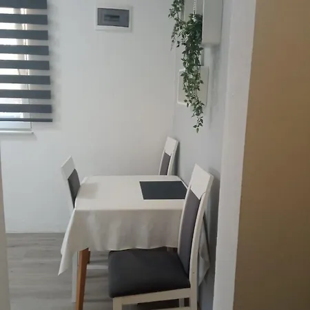 Apartman Andelo, Tommy, Leon Bibinje
