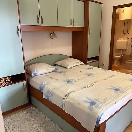 Andelo, Tommy, Leon Apartman Bibinje