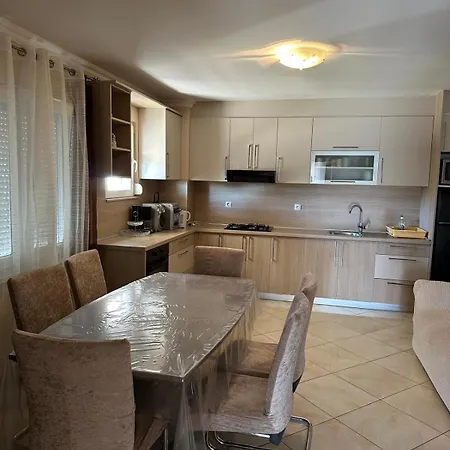 Apartman Andelo, Tommy, Leon *