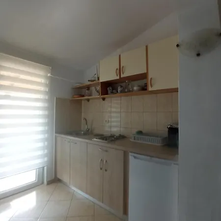 Andelo, Tommy, Leon Bibinje