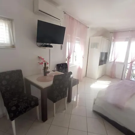 Apartman Andelo, Tommy, Leon Bibinje