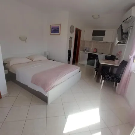 Lejlighed Andelo, Tommy, Leon *