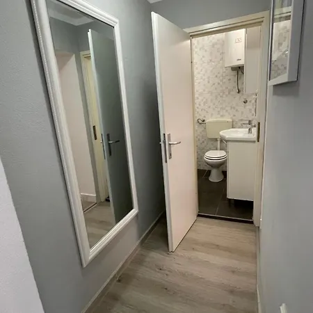 Apartman Andelo, Tommy, Leon Bibinje