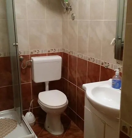 Andelo, Tommy, Leon Bibinje