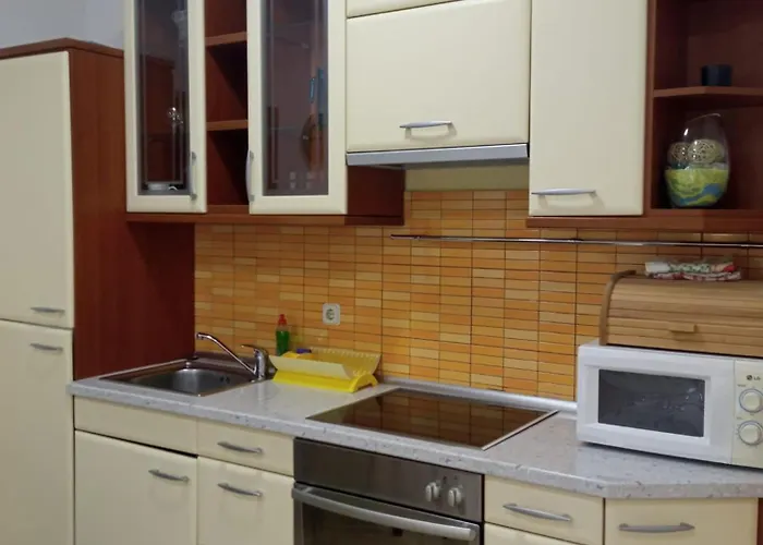 Andelo, Tommy, Leon Bibinje