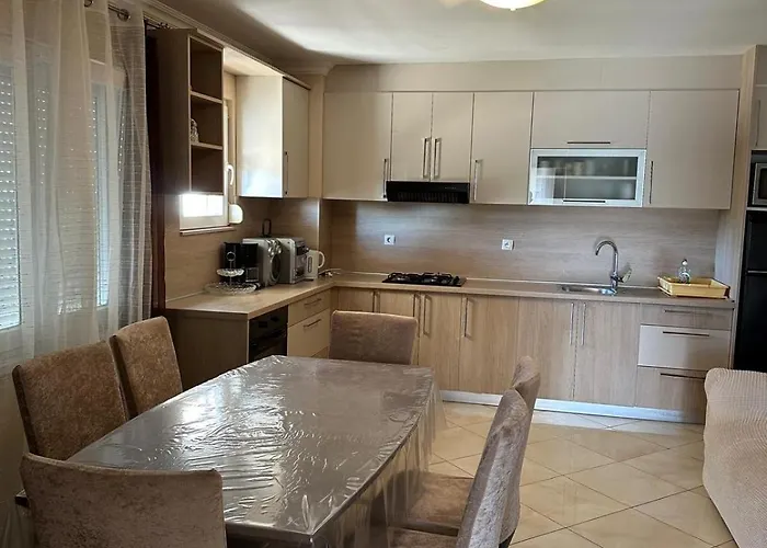 Apartman Andelo, Tommy, Leon *