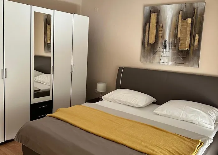 Andelo, Tommy, Leon Apartman Bibinje