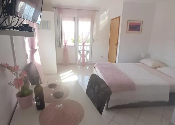 Andelo, Tommy, Leon Bibinje